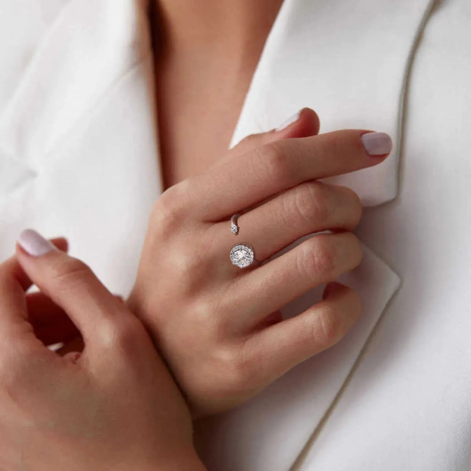 Fashion Adjustable Spin Stress Relief Diamond Ring