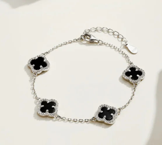 Hot-selling Fashionable Versatile Clover Bracelets