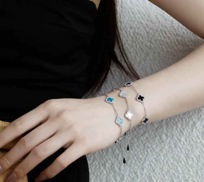 Hot-selling Fashionable Versatile Clover Bracelets