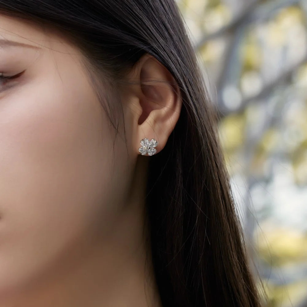 Best-selling S925 Silver Four-leaf Clover Stud Earrings