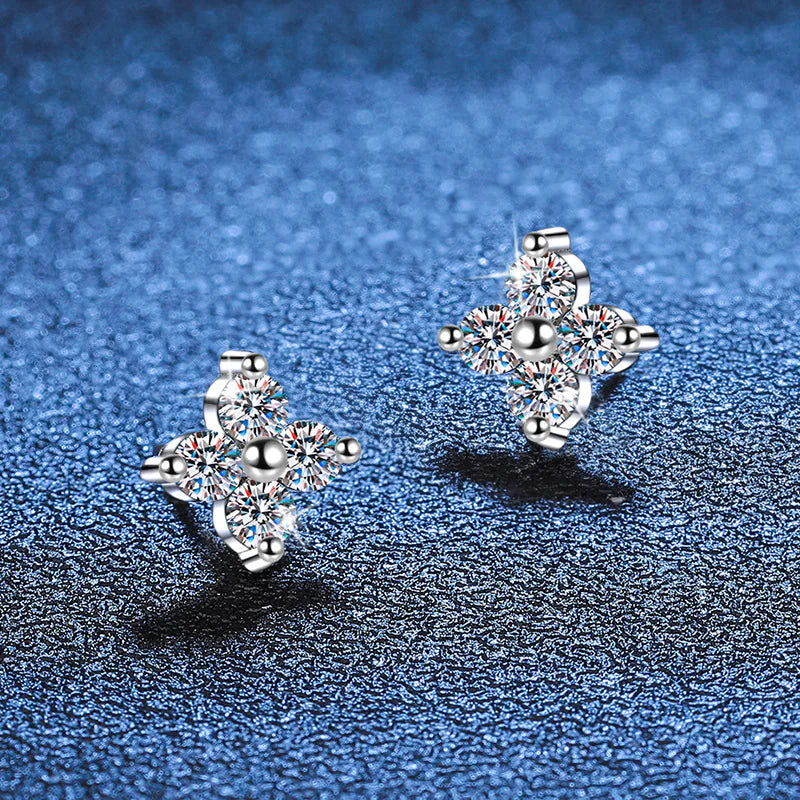 New S925 Silver Four-leaf Clover Stud Earrings