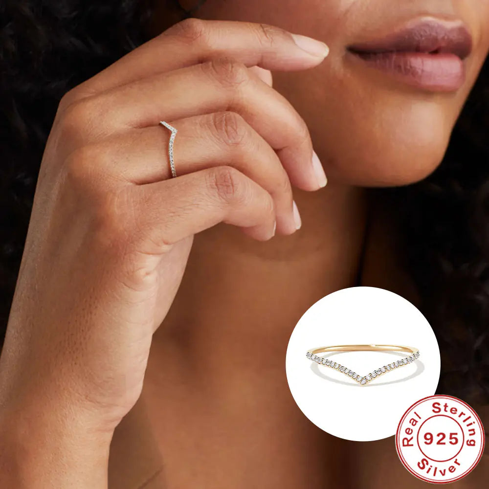 Hot-selling 925 Sterling Silver Moissanite V Ring