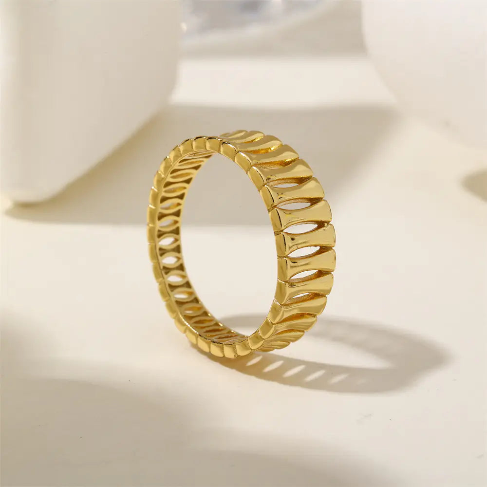 Hot-selling Hollow Bone Waved Ring Jewelry