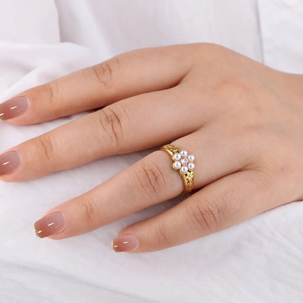 Design Fashionable Stainless Steel No Fading Pearl Flower Ring