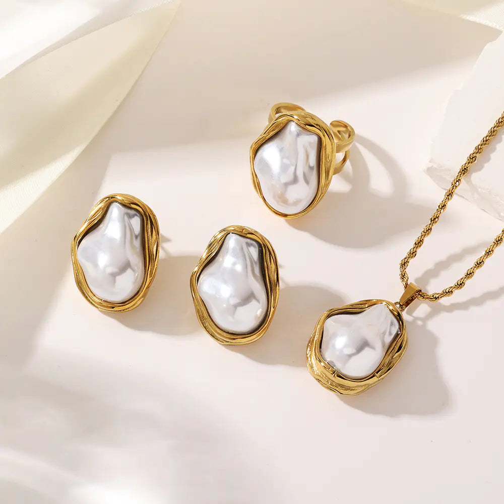 Stainless Steel Gold Baroque Pearl Pendant Necklace