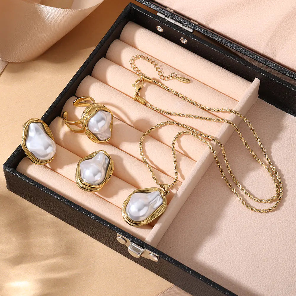 Stainless Steel Gold Baroque Pearl Pendant Necklace
