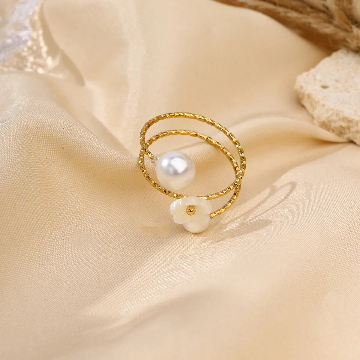 Classical Stainless Steel Shell Flower Pearl Open Ring
