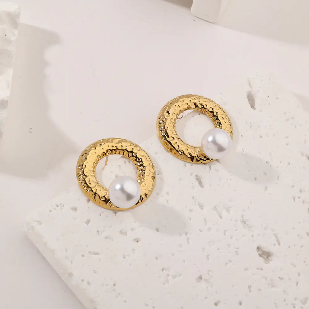 Stainless Steel Hammer Marks Circle Pearl Stud Earrings