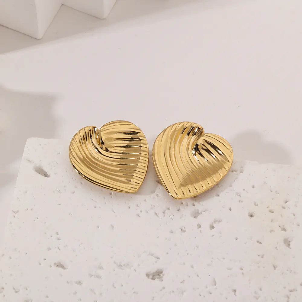 Hot Stainless Steel 3mm Pattern Heart Stud Earrings