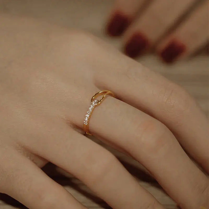 Women’s zircon cross ring