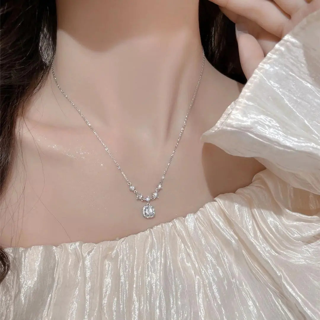 S925 moissanite small cube necklace